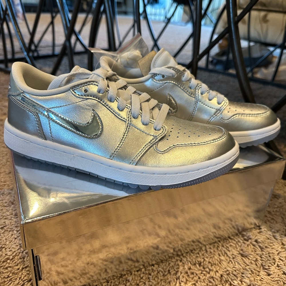 Nike jordans golf shoe